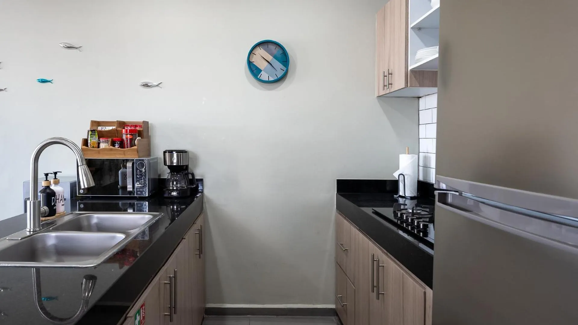 Luxe Modern-5 Star Area-Walk 2 Beach-Pool-Bbq-View-King Bed Mazatlan Apartment