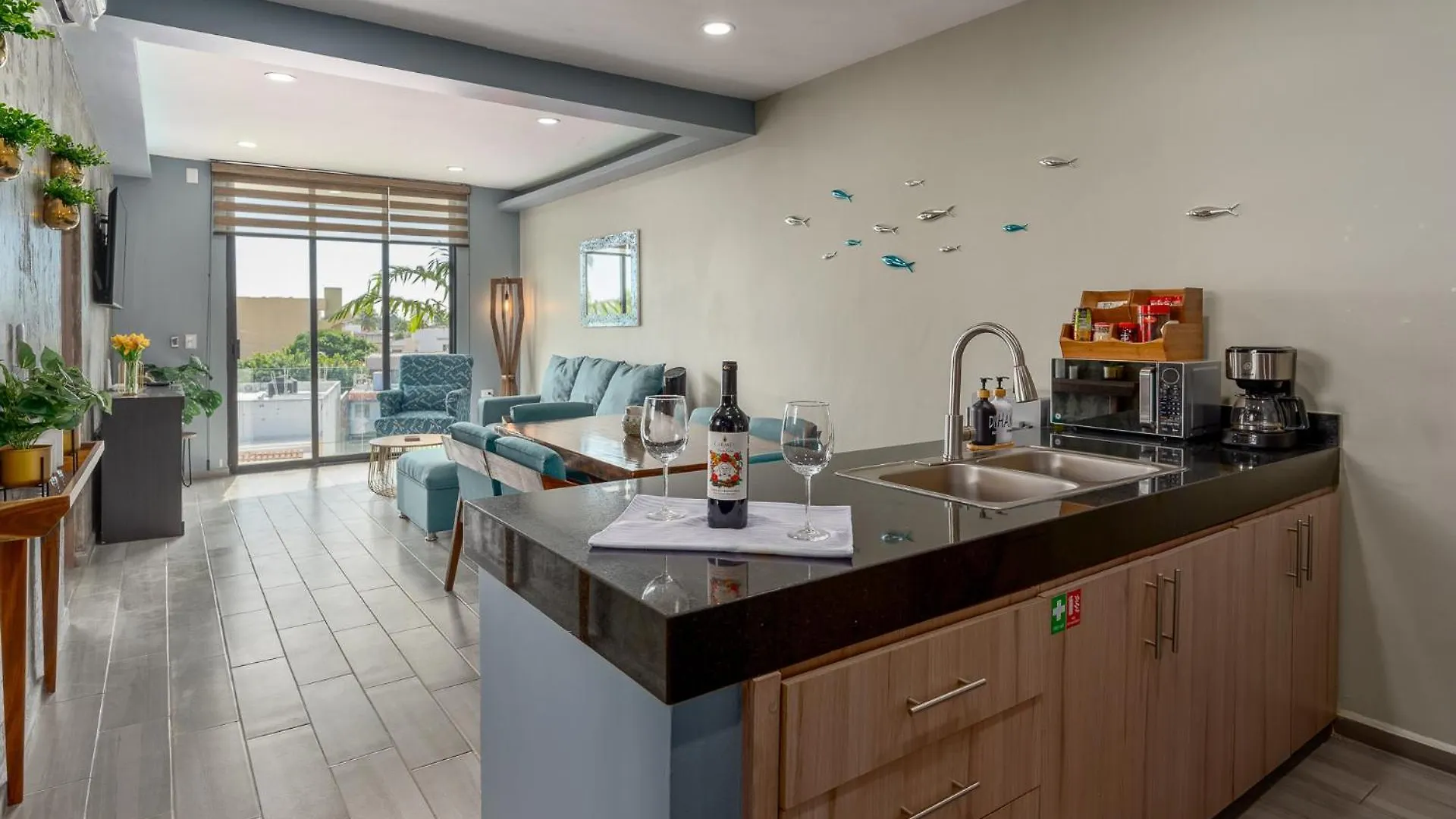 Apartment Luxe Modern-5 Star Area-Walk 2 Beach-Pool-Bbq-View-King Bed Mazatlan