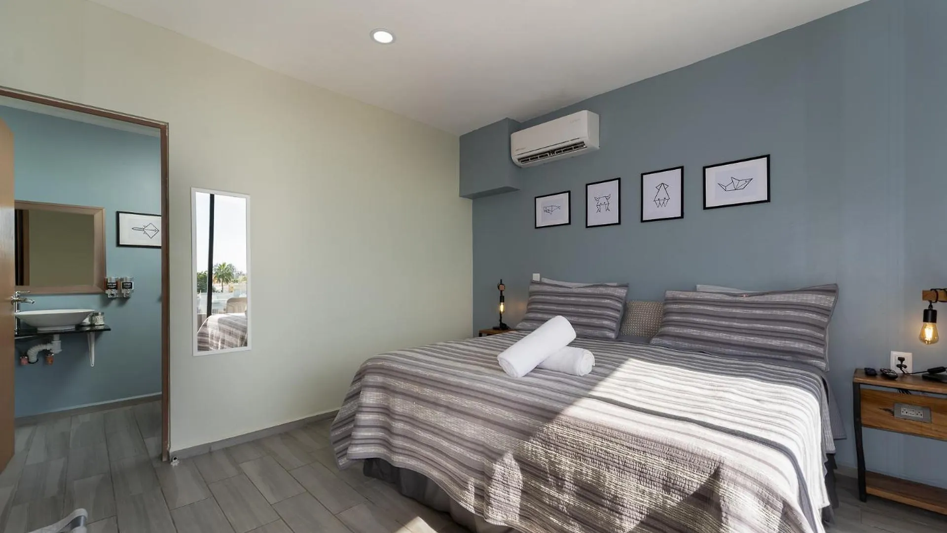 New & Modern, 5 Star Area, Walk 2 Beach, Pool, Views, King Bed Mazatlán 0*,  México