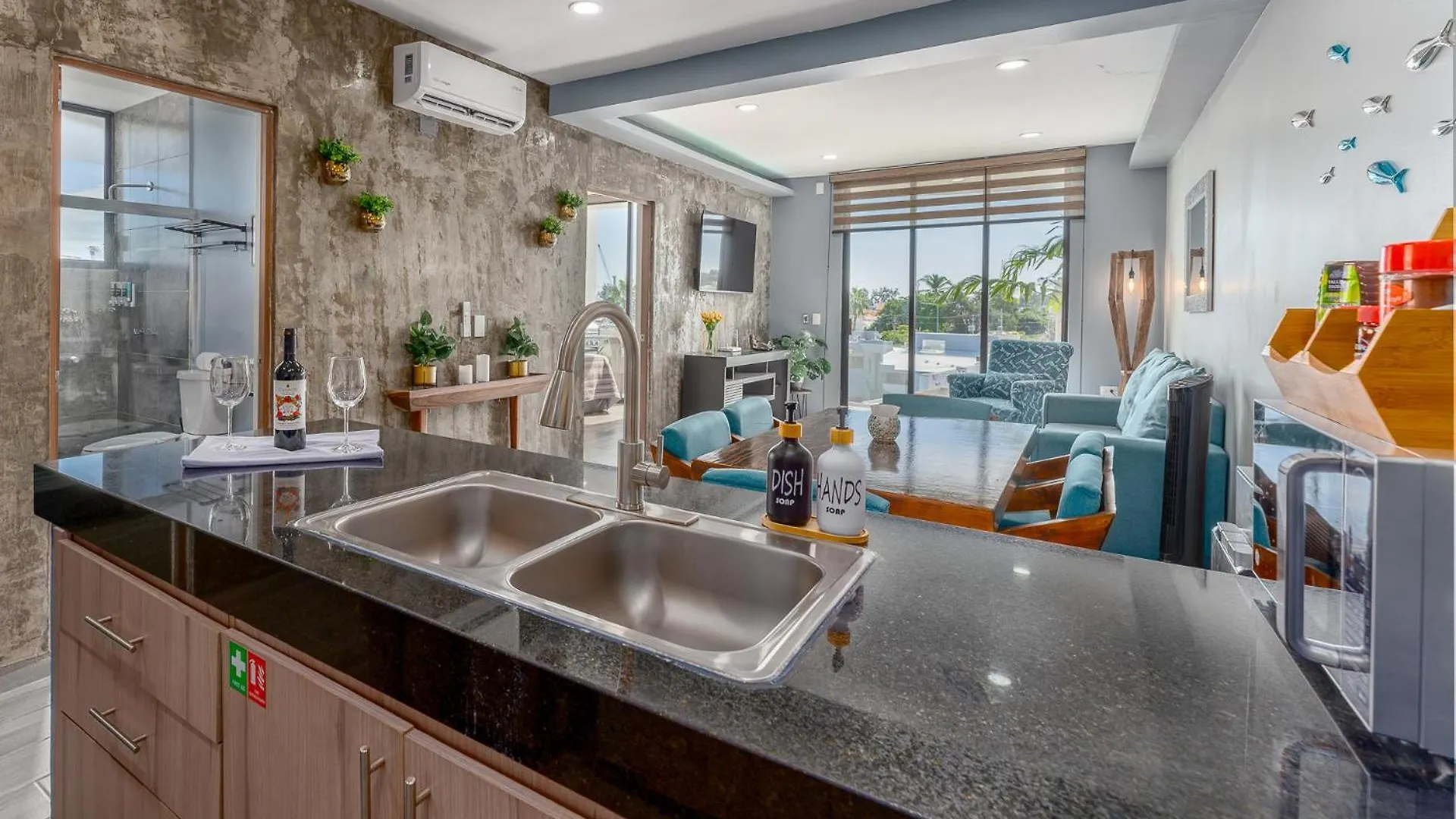 New & Modern, 5 Star Area, Walk 2 Beach, Pool, Views, King Bed Mazatlán