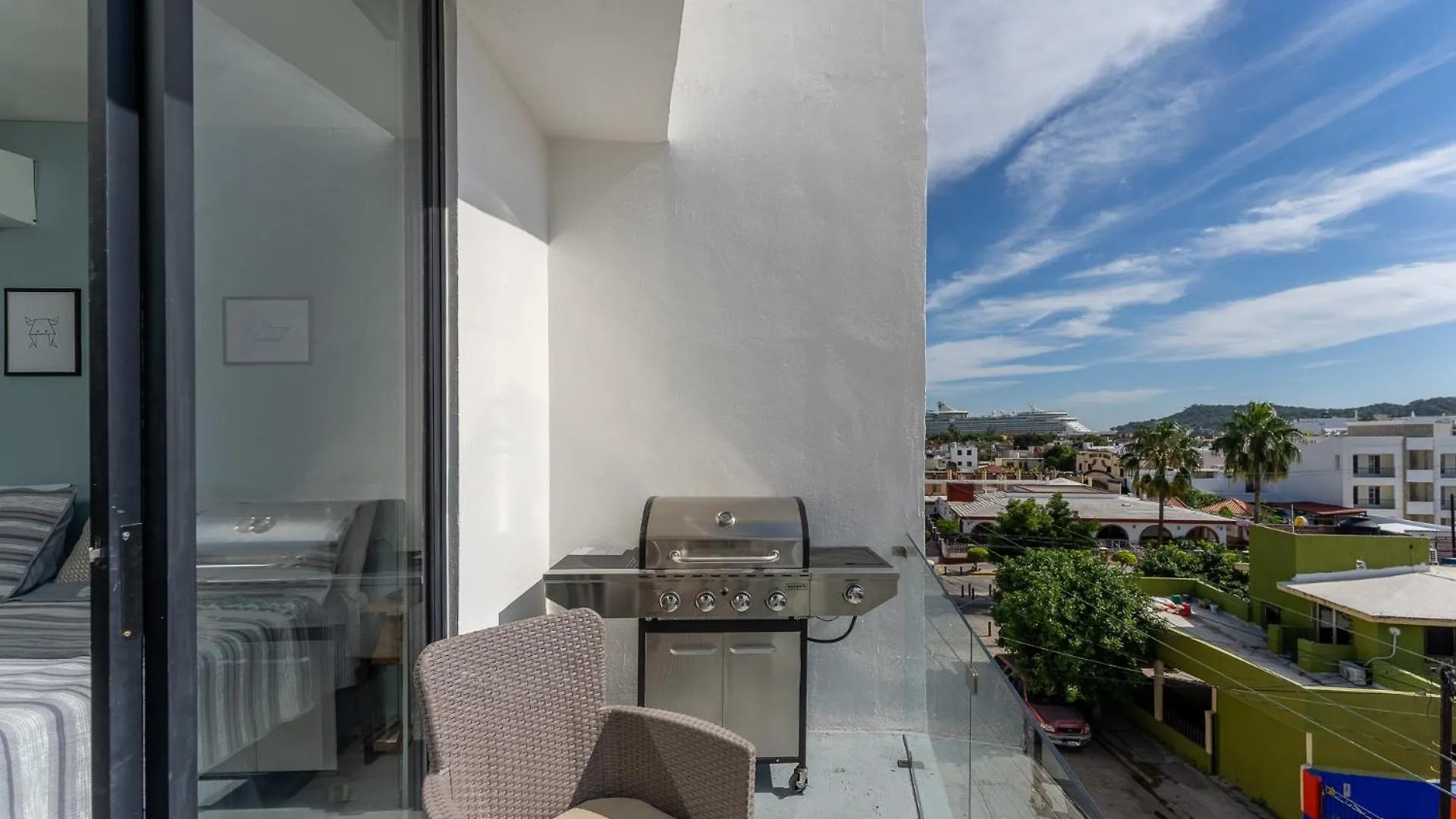 Apartamento New & Modern, 5 Star Area, Walk 2 Beach, Pool, Views, King Bed Mazatlán México